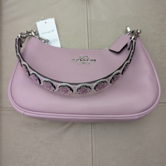 Teri Shoulder Bag With Floral Applique - NWT - Picture 16 of 16